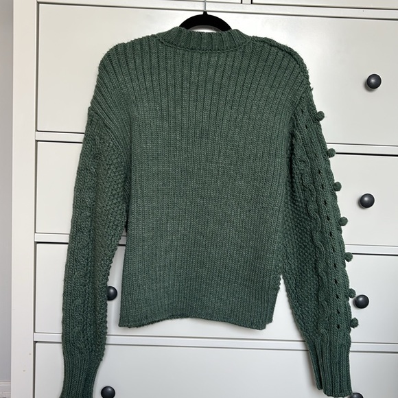 ❌sold on FB❌ Gorgeous buffalo sweater - Picture 4 of 4